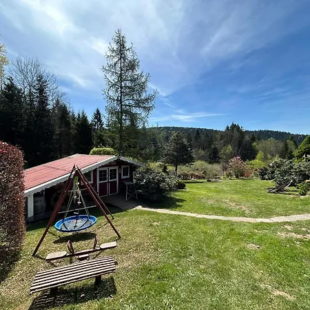 Le Village Au Cœur De La Nature