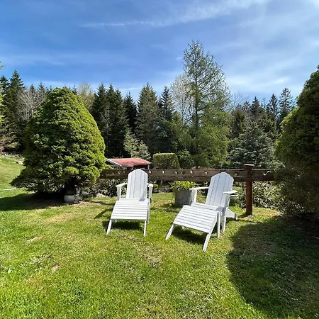 Le Village Au Cœur De La Nature