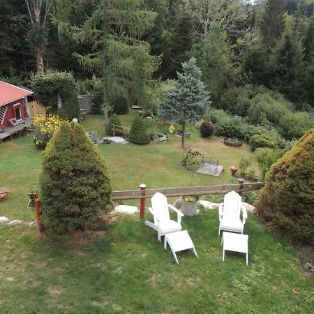 Le Village Au Cœur De La Nature
