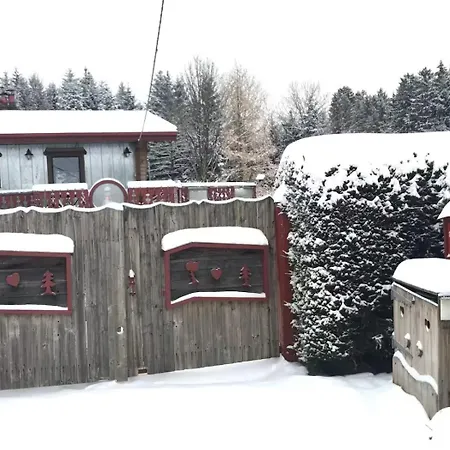 Le Village Au Cœur De La Nature